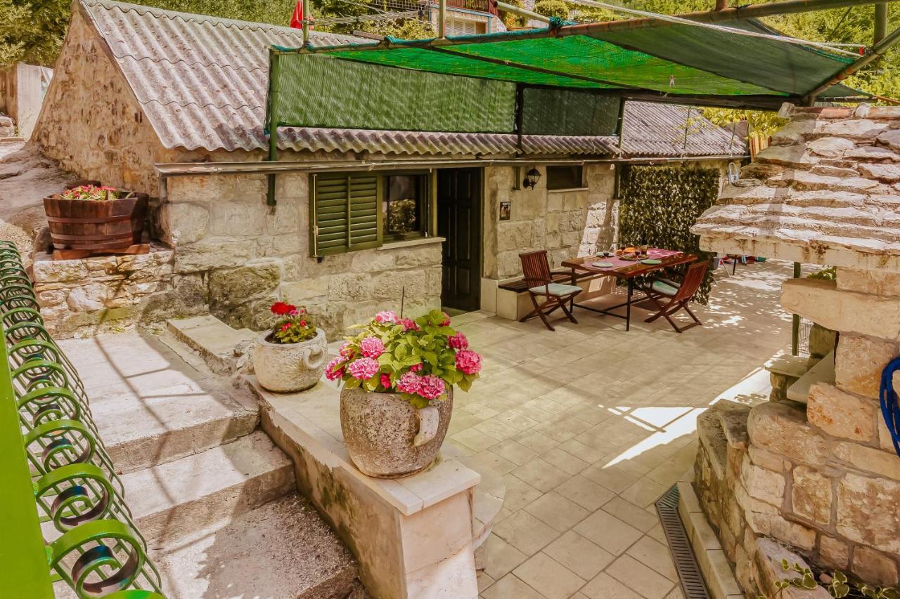 Вилла Mini Stone House Омиш Экстерьер фото