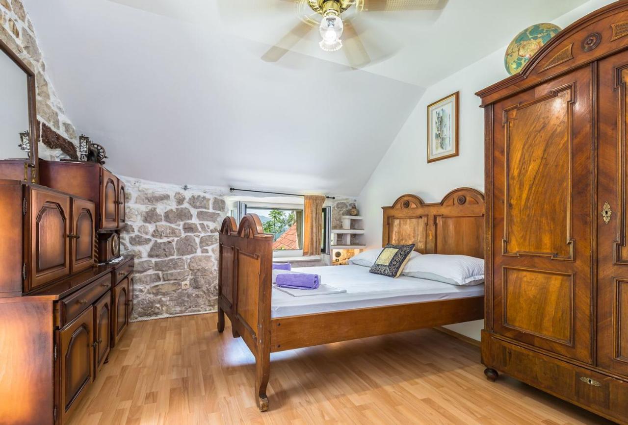 Вилла Mini Stone House Омиш Экстерьер фото